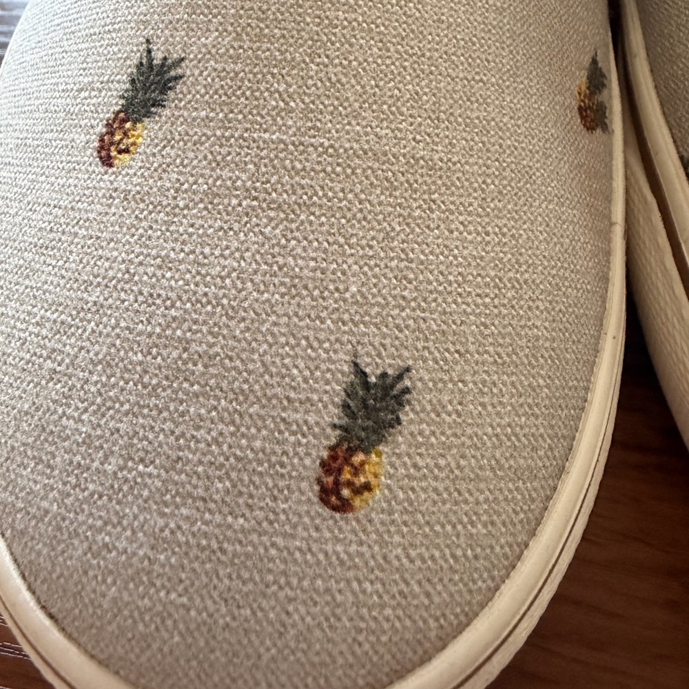 Tommy Bahama Men’s Loafers - Picture 4 of 9